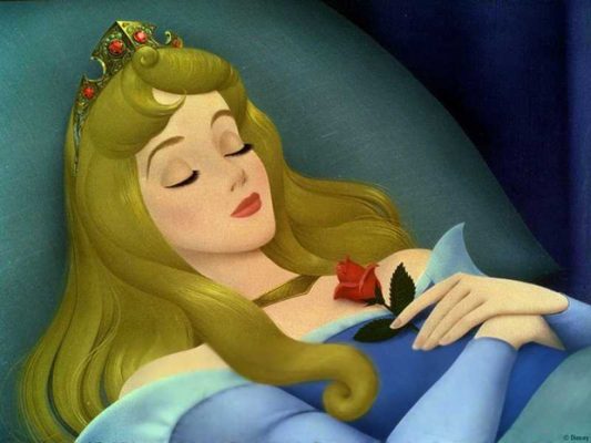 Bản gốc 18+ của Công chúa ngủ trong rừng trước khi bị Disney tẩy trắng: Nữ chính bị hiếp dâm nghiêm trọng, ẩn ý tình dục từ đầu tới cuối! - Ảnh 1.