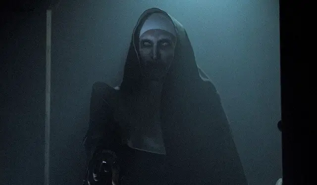 Ước gì, Ma Sơ Valak trong The Conjuring 2 cũng 'đáng sợ' như thế này