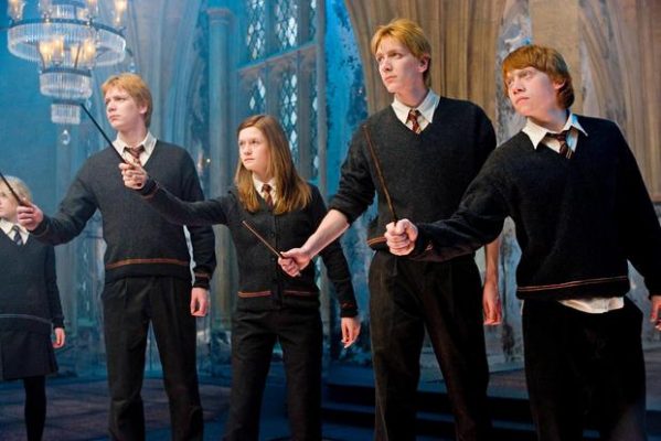 6 bí mật hậu trường Harry Potter không phải ai cũng biết: Daniel Radcliffe mắc bệnh vì 1 cảnh quay, có người dám chơi khăm cả đạo diễn - Ảnh 1.