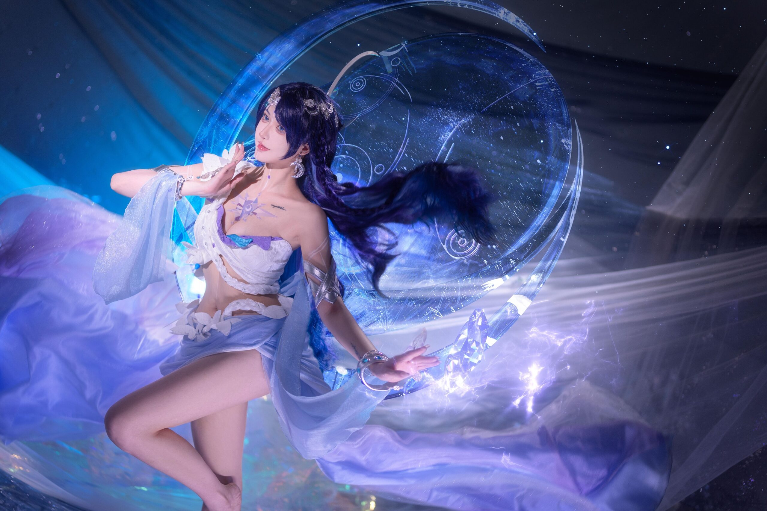 anh-cosplay-hai-nguyet-cuc-goi-cam-trong-bo-hentai-vuong-gia-vinh-dieu