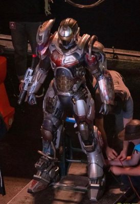 Tạo hình bộ giáp của Ironheart khiến các fan liên tưởng ngay đến 'War Machine'