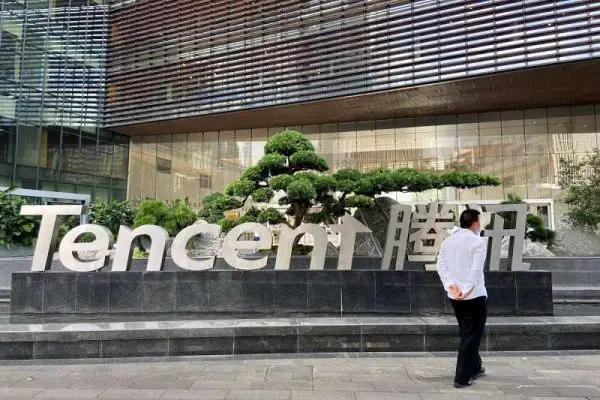 Naspers khẳng định chưa bán cổ phần trong Tencent.