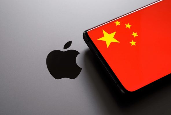 Apple đối đầu với Trung Quốc? Ảnh: Firstpost.