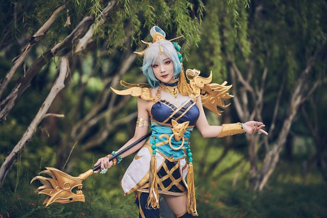 1681681516Cosplay Lux 1