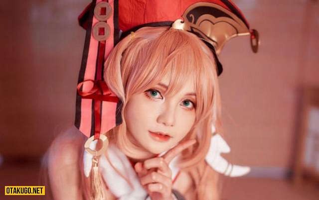 Cosplay Yanfei khiến fan đứng ngồi không yên