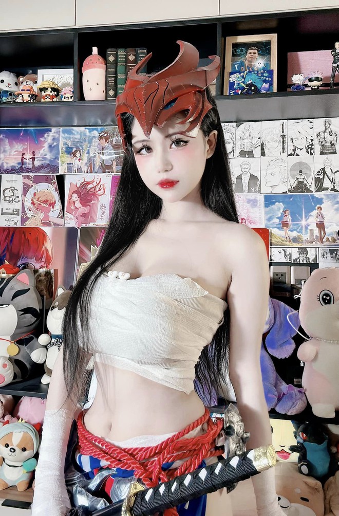 Ngắm màn Cosplay Yone từ khâu chuẩn bị đến khi hoá thân