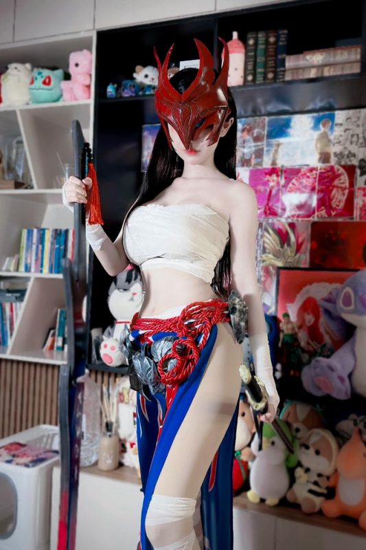 Ngắm màn Cosplay Yone từ khâu chuẩn bị đến khi hoá thân