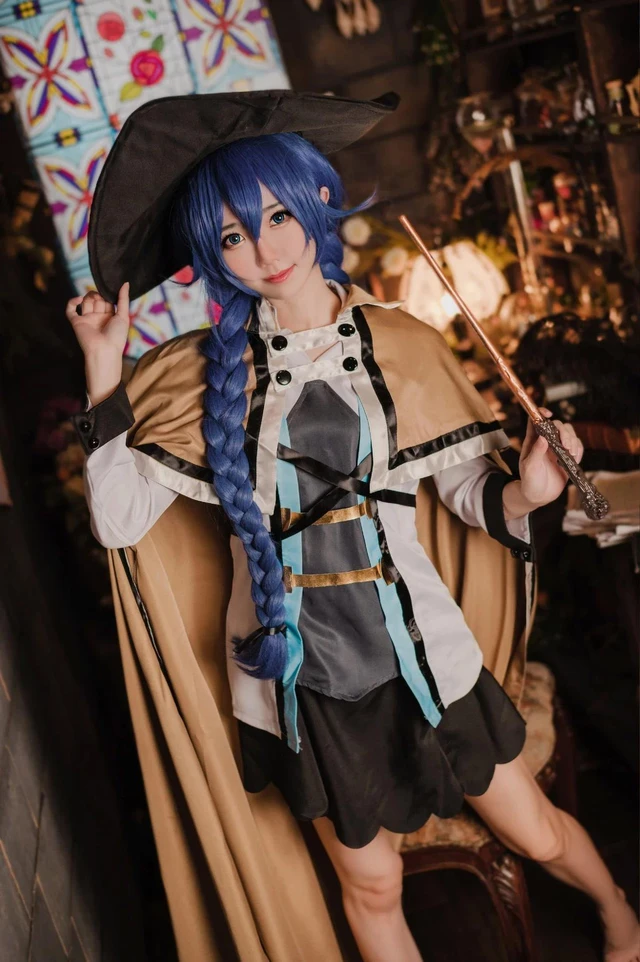 Ngất ngây với màn Cosplay Roxy Migurdia trong Mushoku Tensei