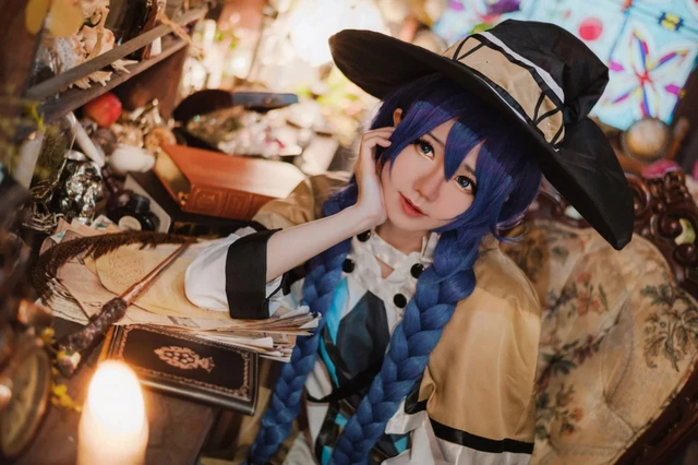 Ngất ngây với màn Cosplay Roxy Migurdia trong Mushoku Tensei