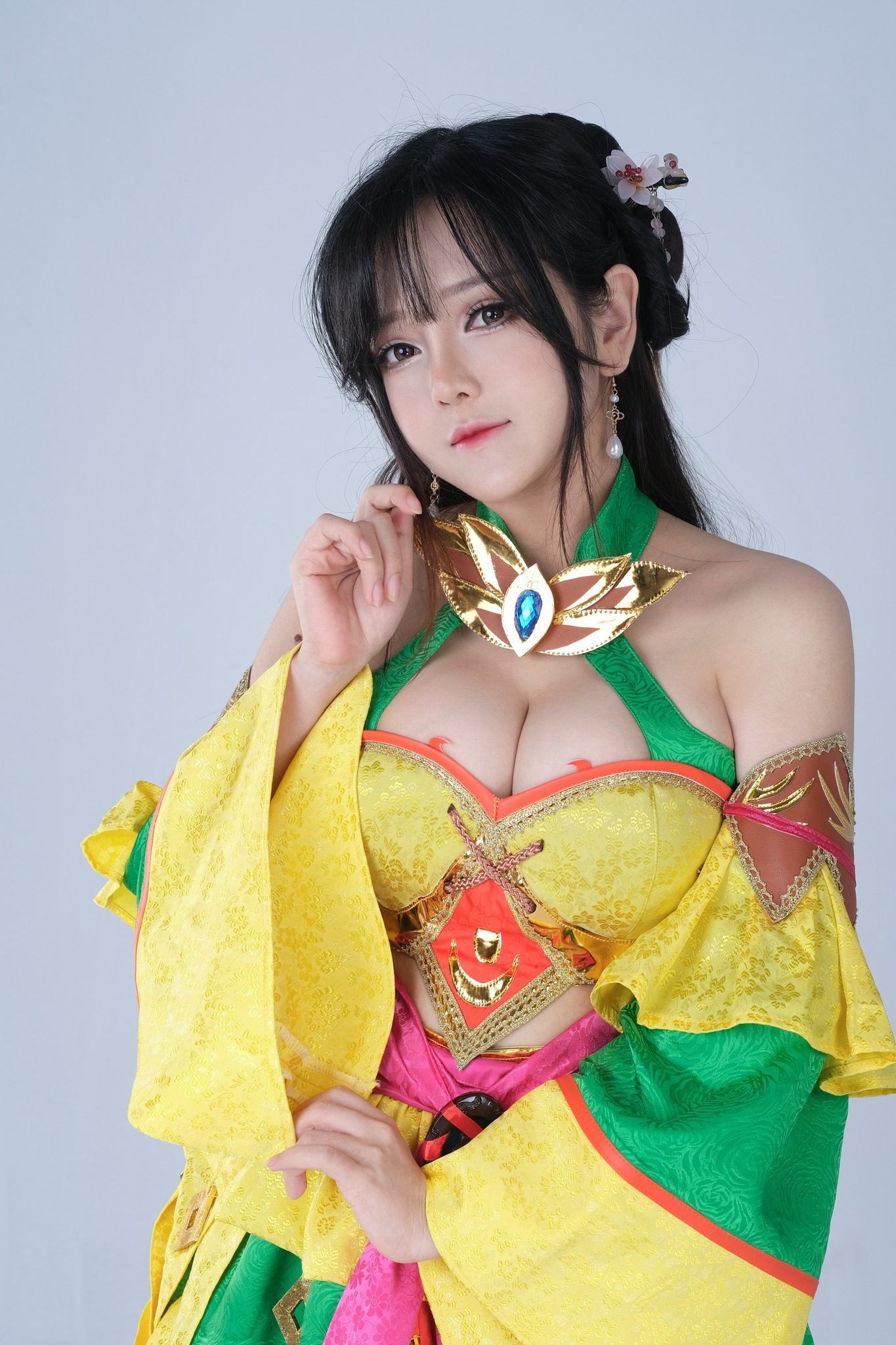 Thánh nữ cosplay quay lại khiến các fan nam vẫn đắm đuối như thuở nào