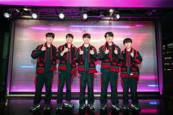 T1 đã hoàn thành mục tiêu đầu tiên tại vòng playoffs LCK Mùa Hè 2024