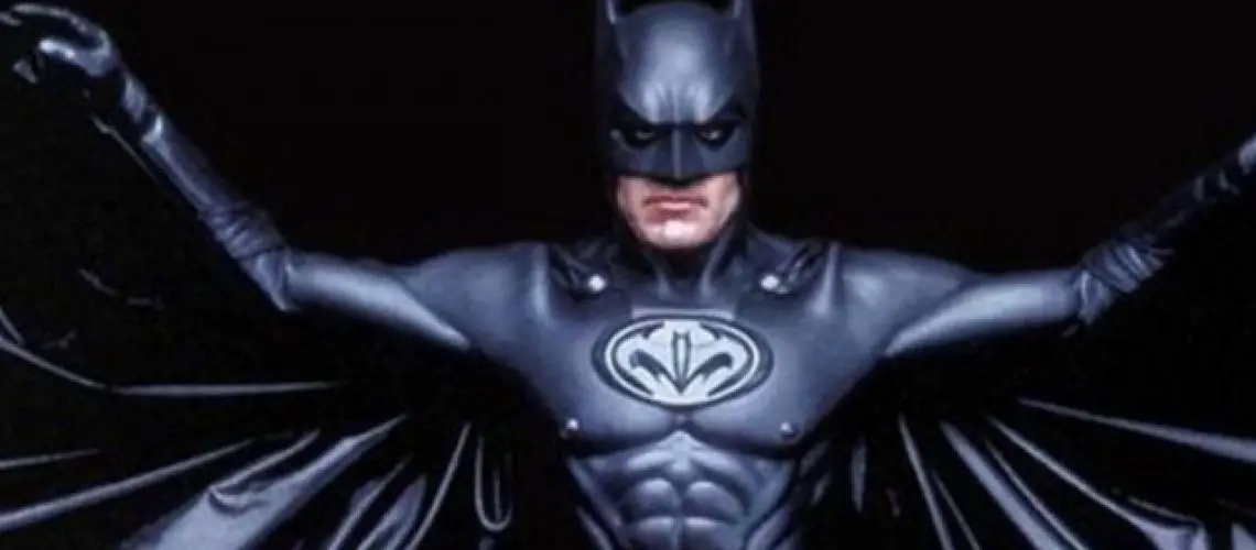 Xếp hạng trang phục của Batman trên màn ảnh nhỏ, có bộ còn khiến nam diễn viên cảm thấy xấu hổ - Ảnh 1.